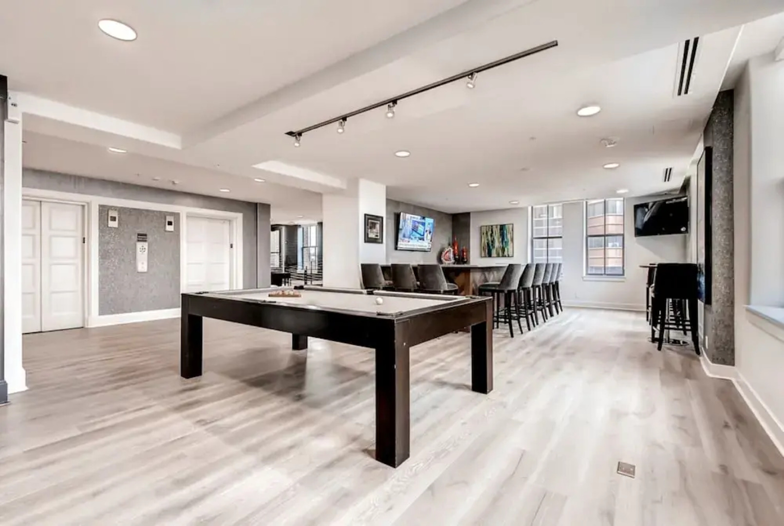 Global Luxury Suites at Light Street