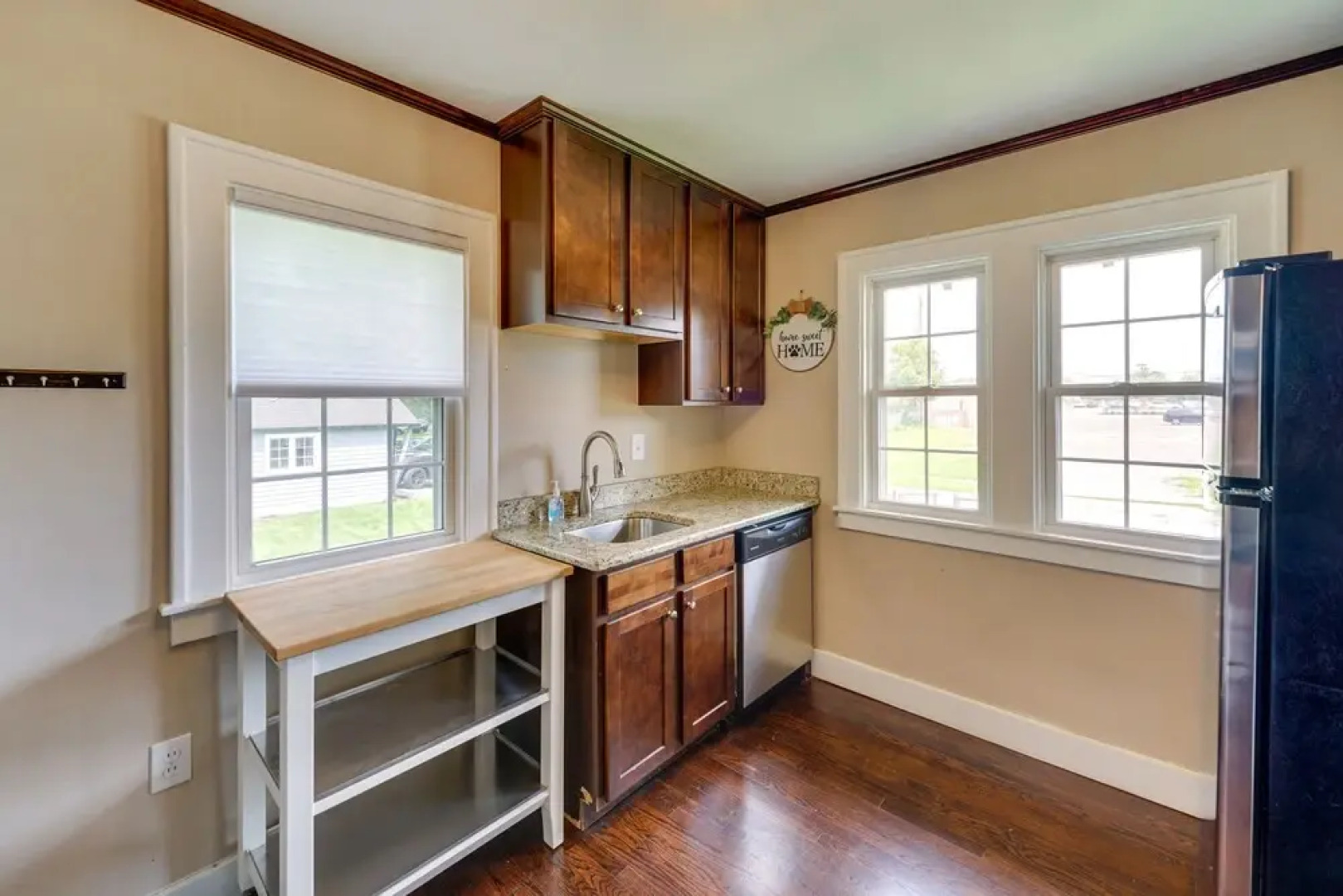 Pet-friendly Home w/ Yard, Near Downtown Royal Oak