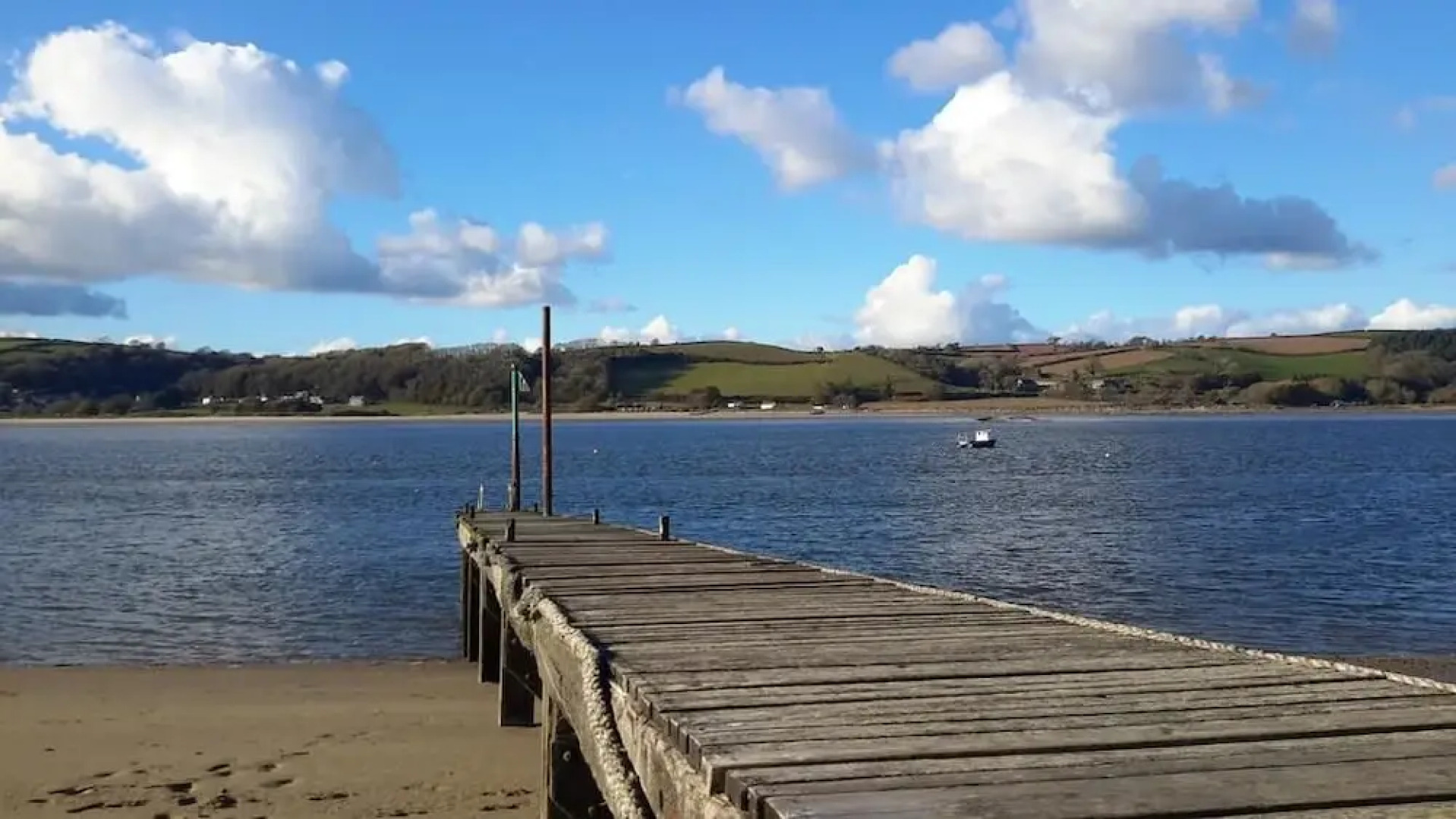 Beach Cottage near the shore