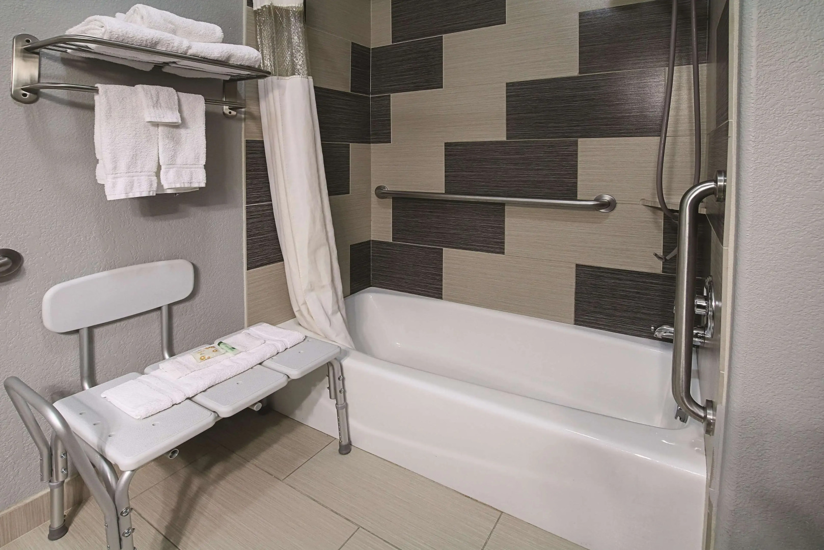 La Quinta Inn & Suites by Wyndham Dallas - Hutchins