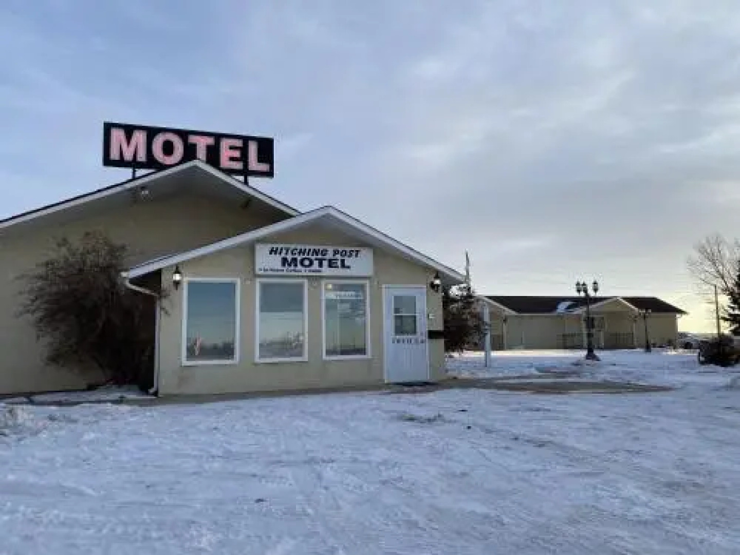 Hitching Post Motel