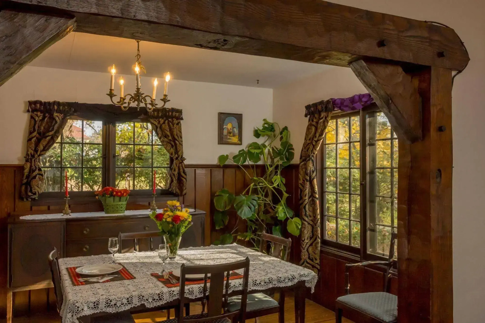 Castle on Glen - 3 Bedroom Home