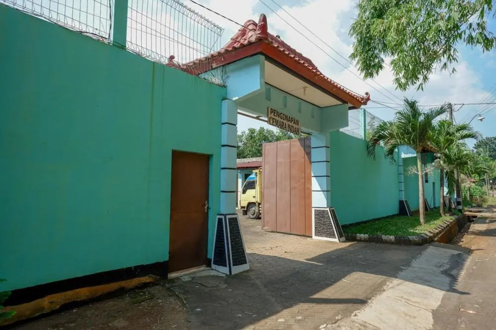 RedDoorz Syariah near Sekuro Beach Jepara