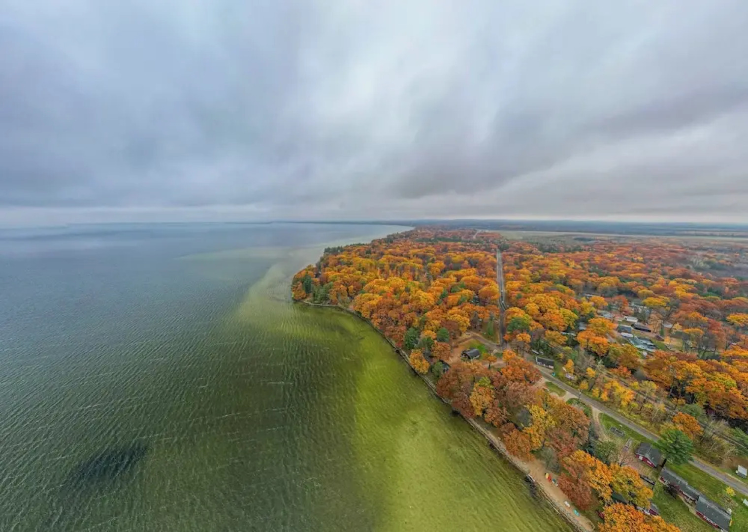 Houghton Lake Vacation Rental - Walk to the Water!