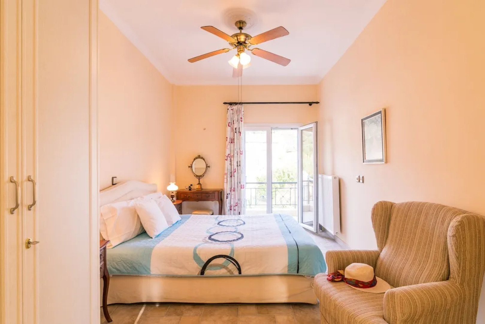 Traditional Rustic Apartment