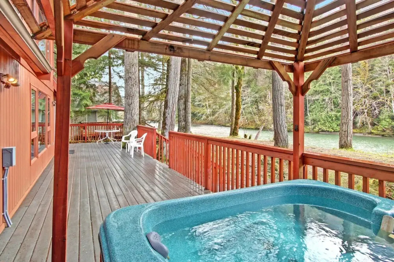 Fox Haven - Two Bedroom Cabin with Hot Tub
