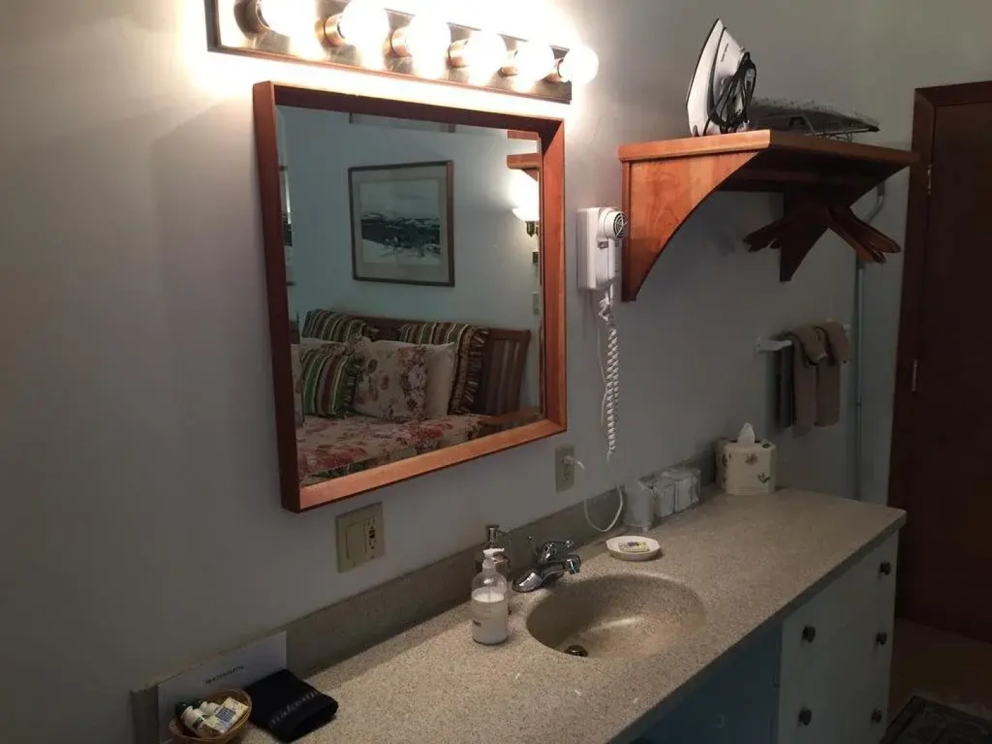 Breakfast on the Connecticut