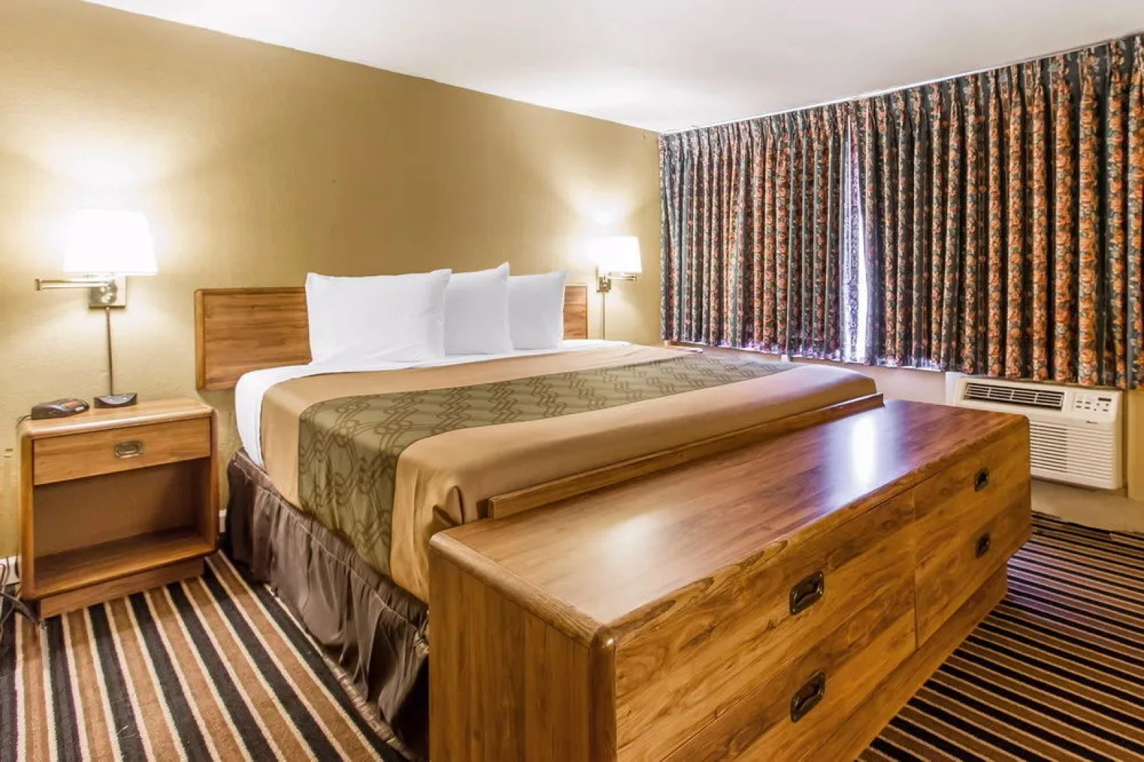 Econo Lodge Inn & Suites Gilbertsville