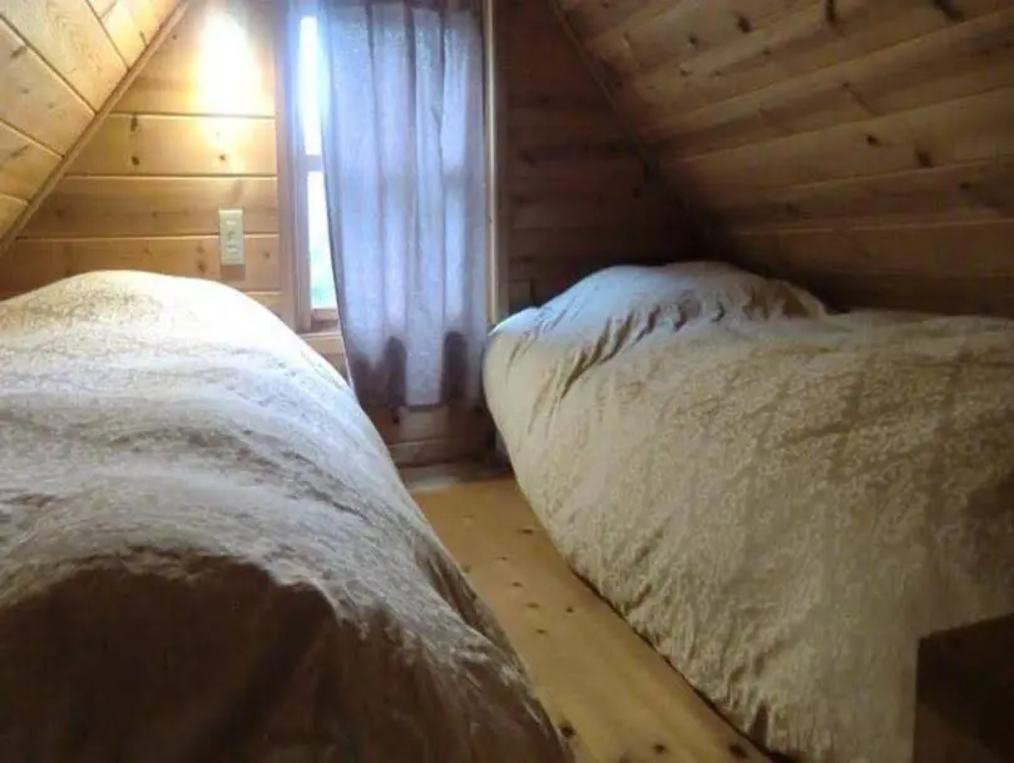 Cottage Log House Goo