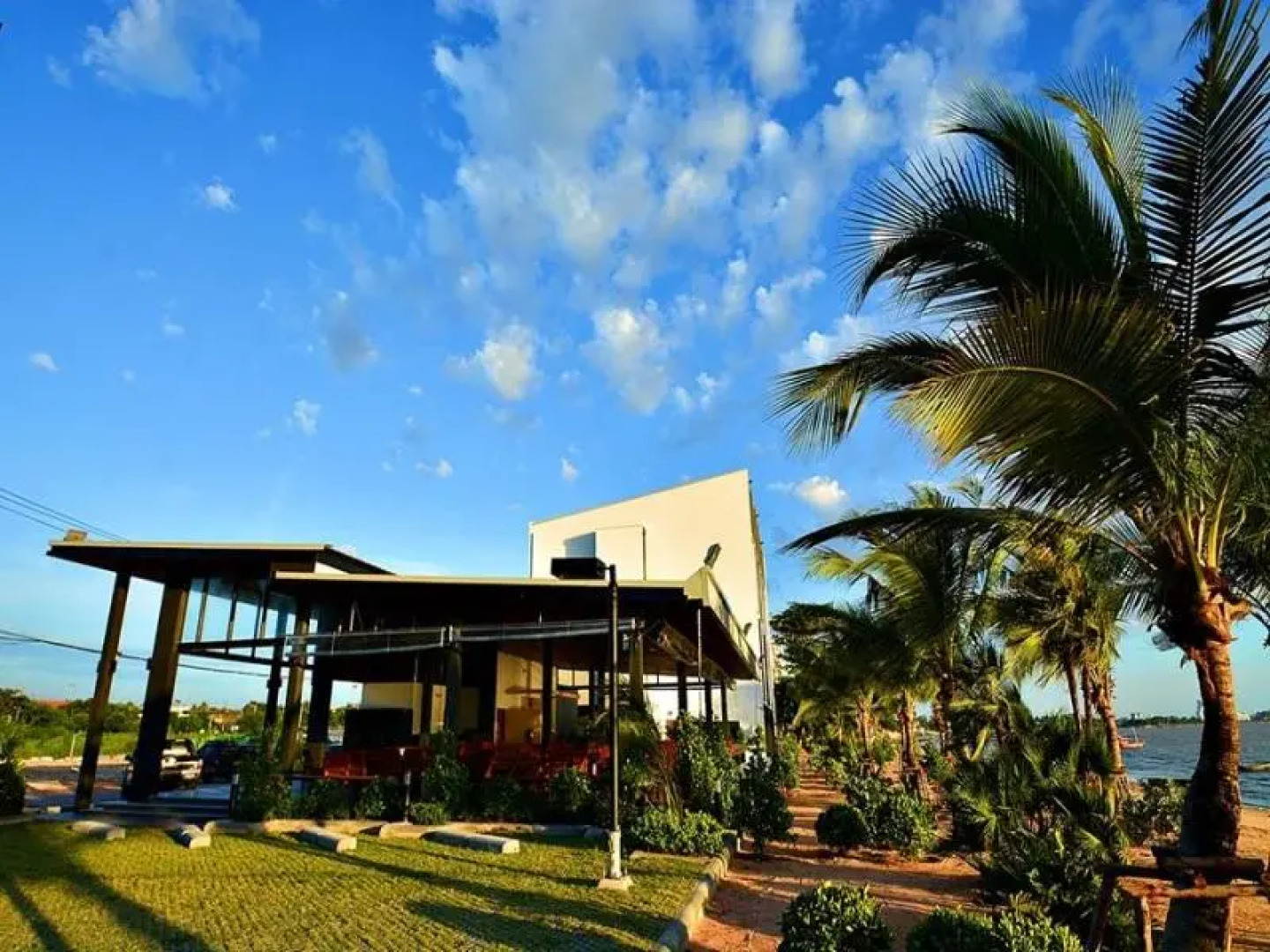 Golden Dragon Beach Pattaya