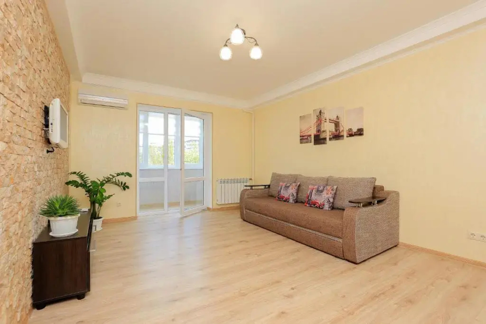 Apartment on Obolonskiy Prospect 16V