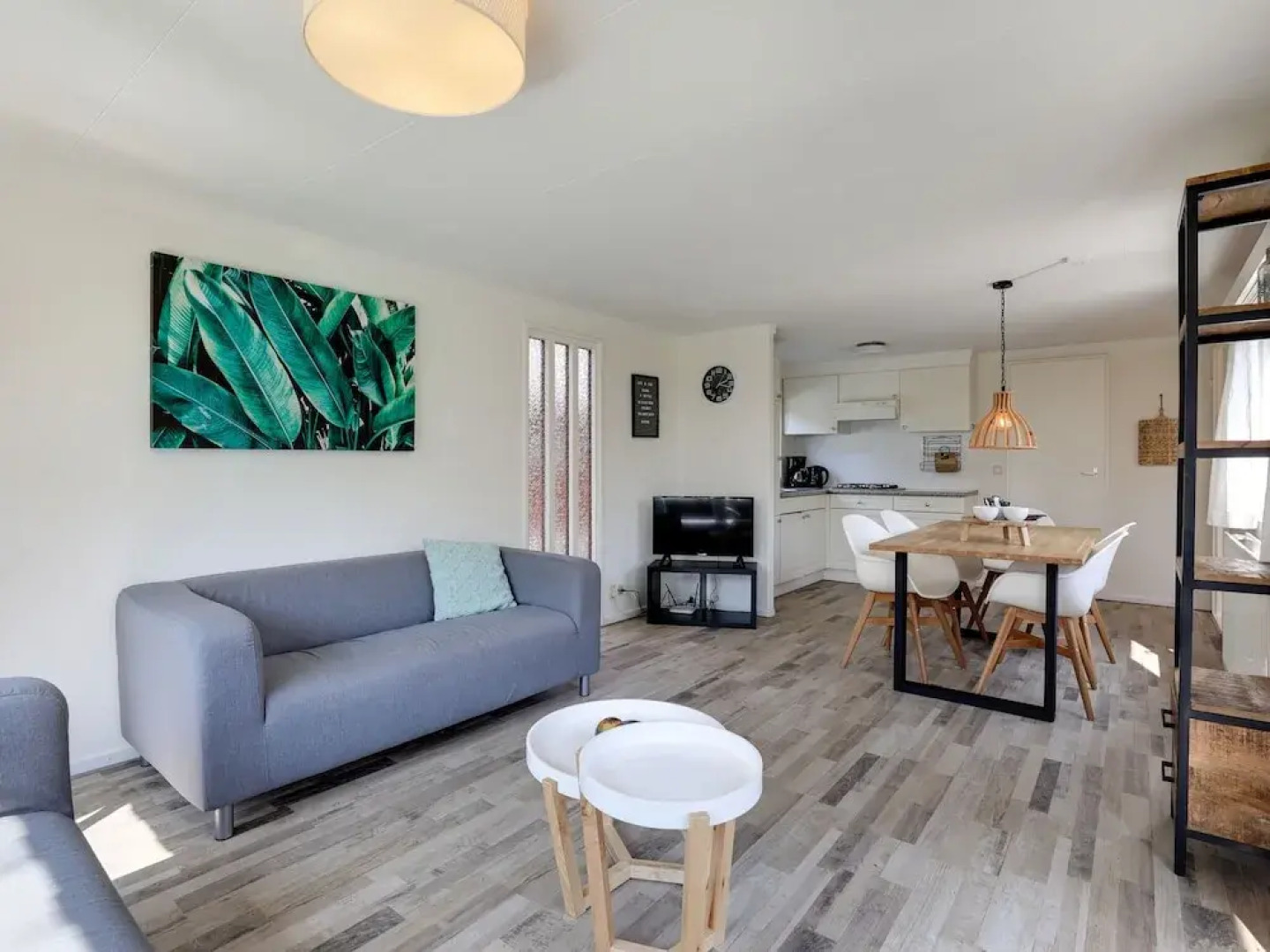 Cozy Wooden Chalet with Privacy near Nature