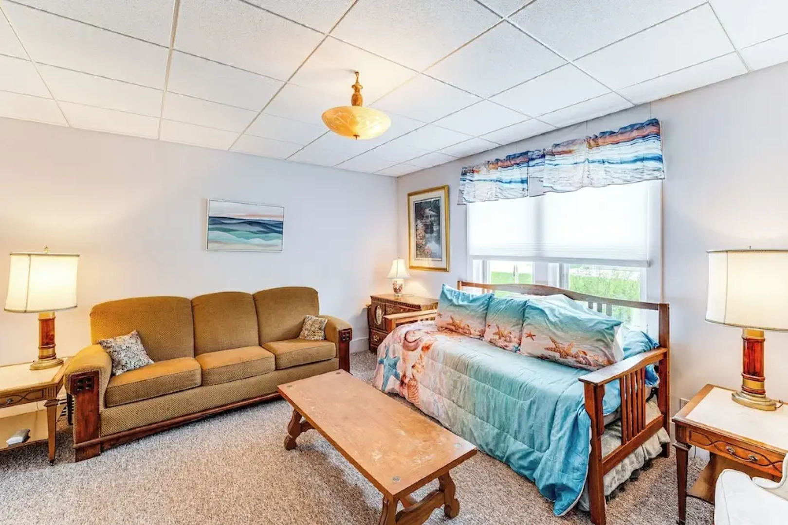 Twin Lakes Cottage: Walk to Elizabeth Lake!