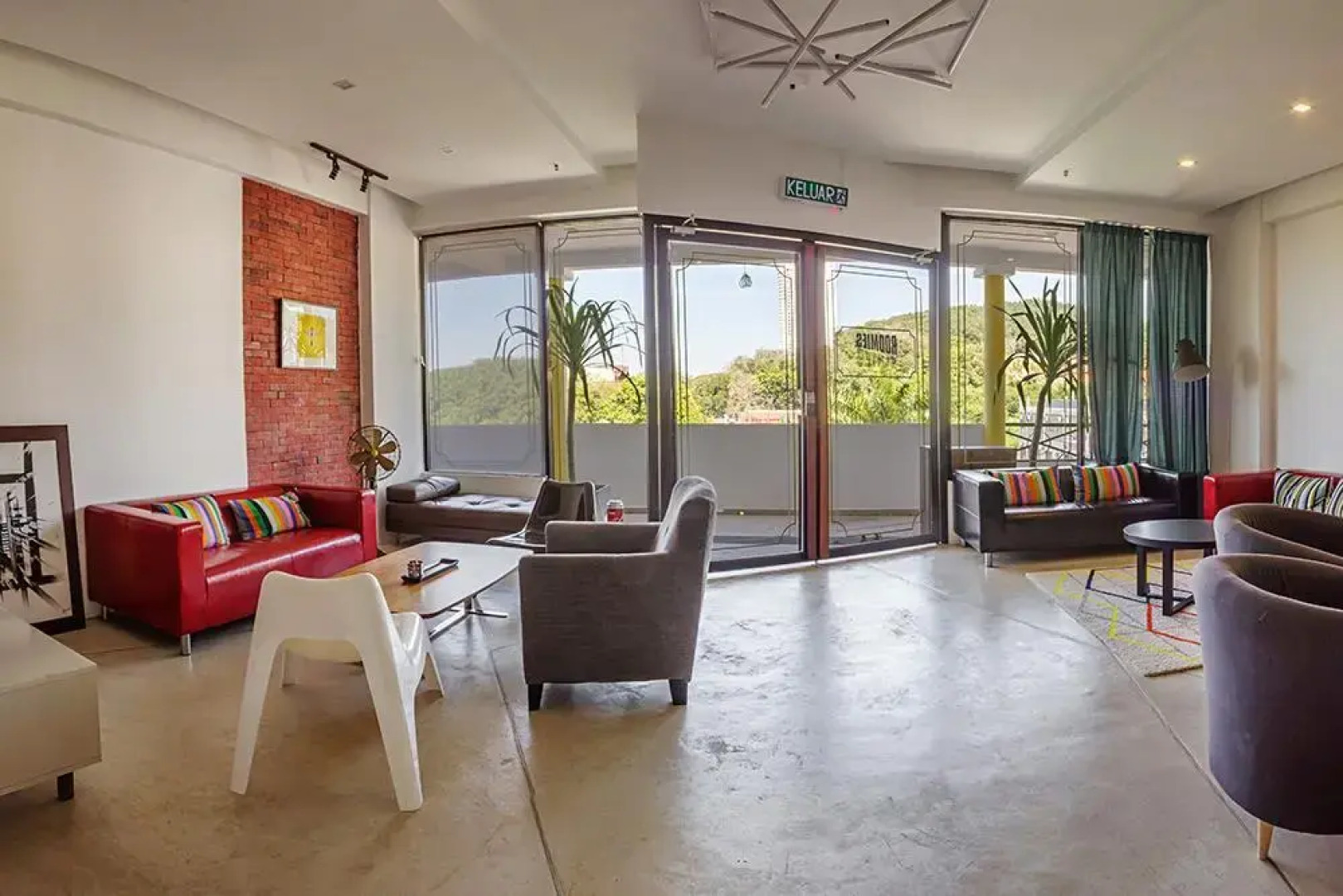 Roomies Penang Guesthouse