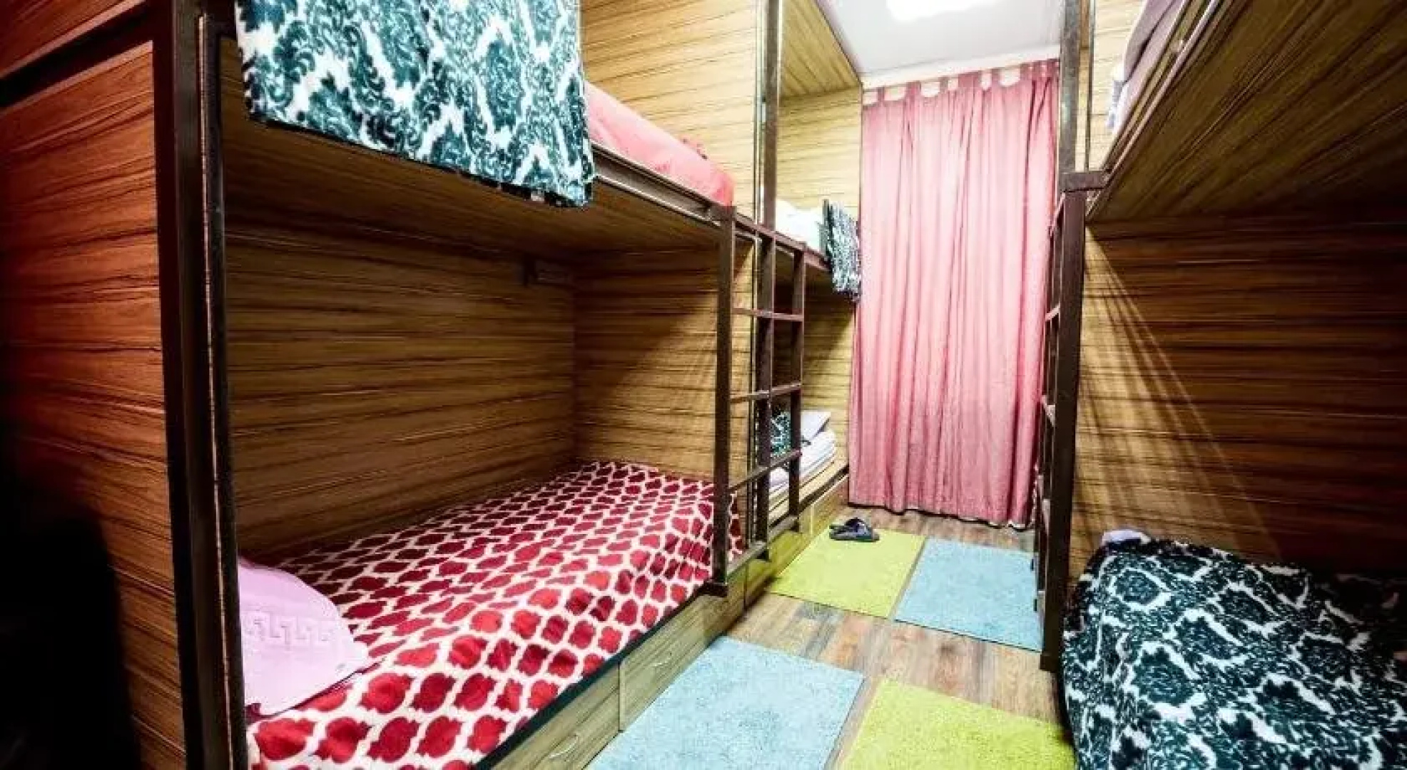 Raduzhny Hostel