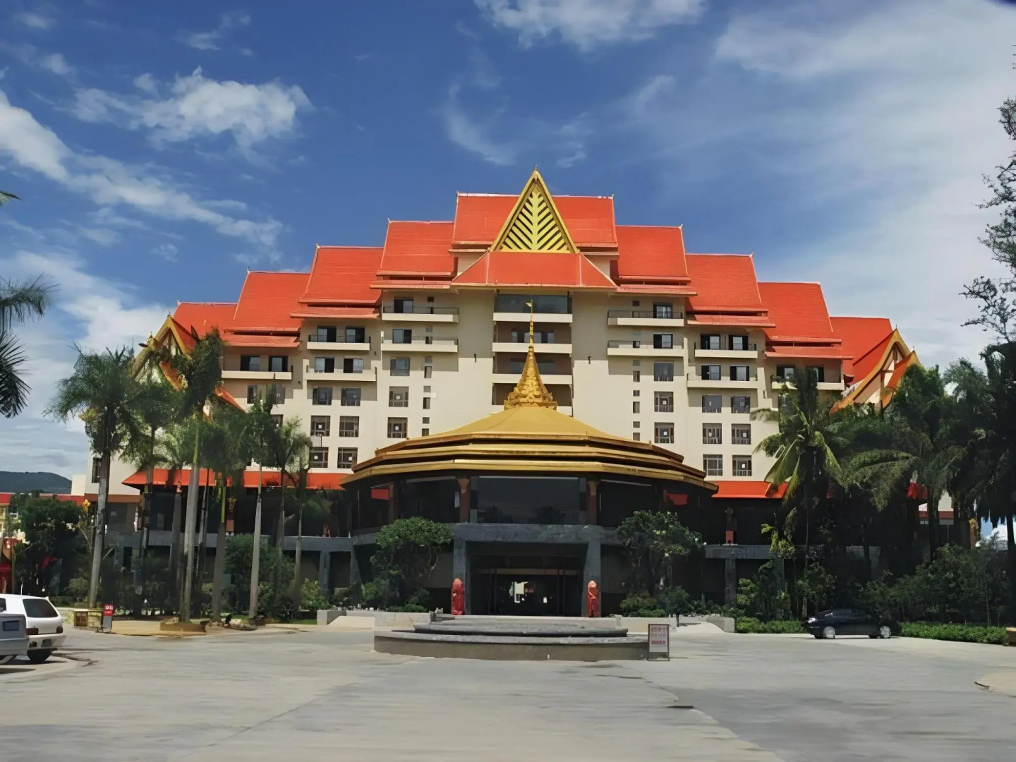 Xishuangbanna Golden Zone Hotel