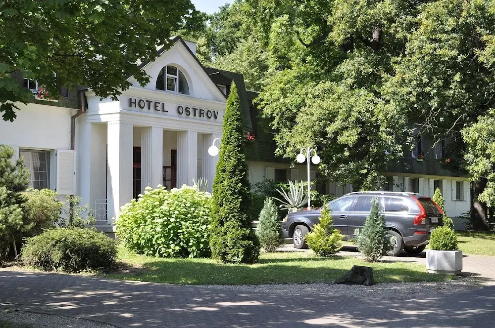 Hotel Ostrov