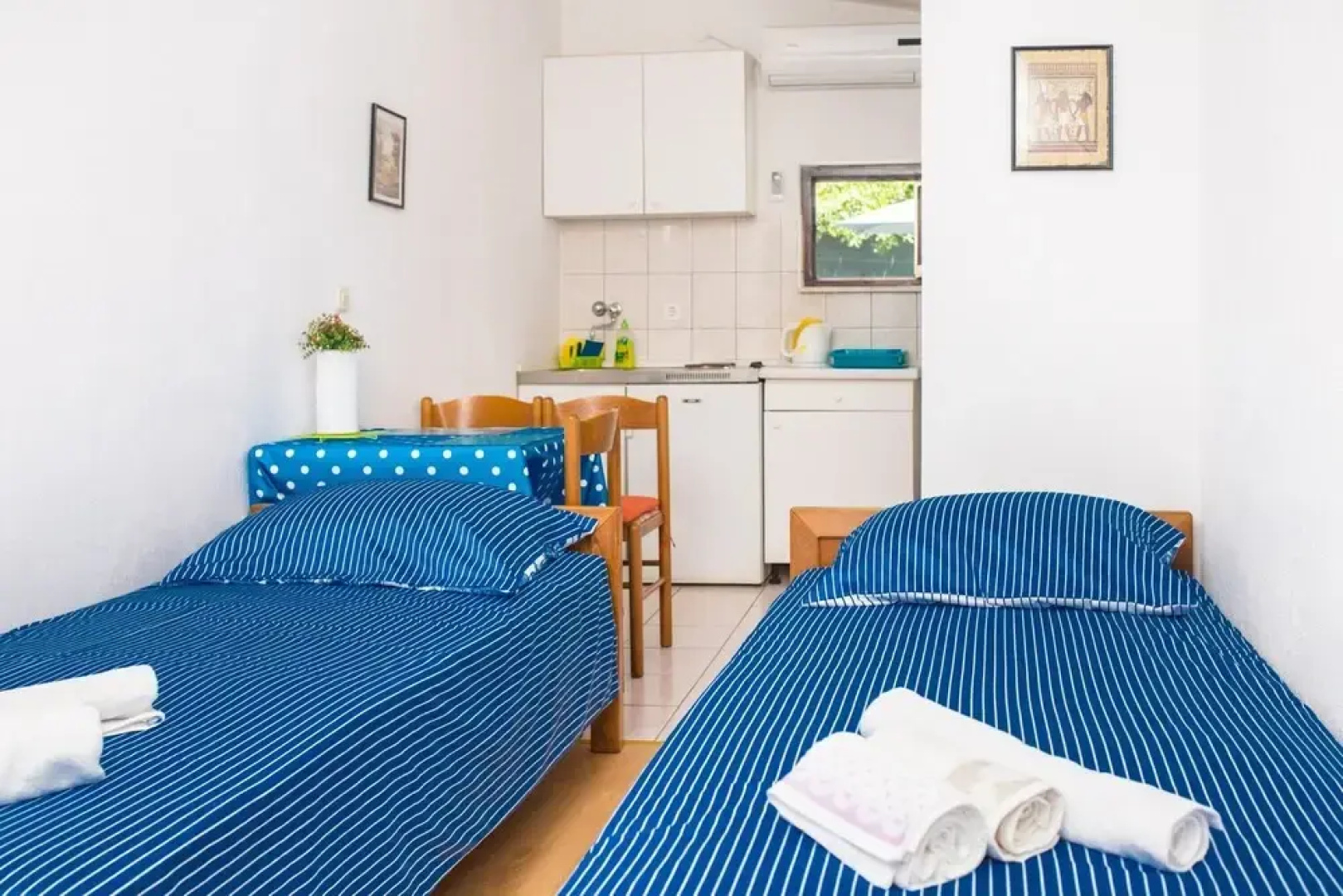 Apartments Bratus