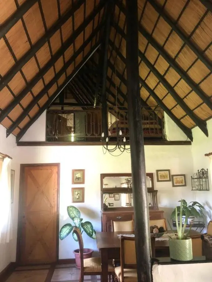 Amplia casa con piscina en Pinares