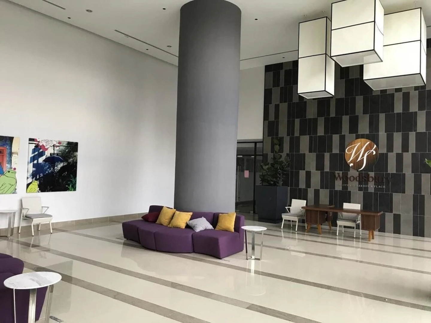 Woodsbury Suites 7722 Butterworth