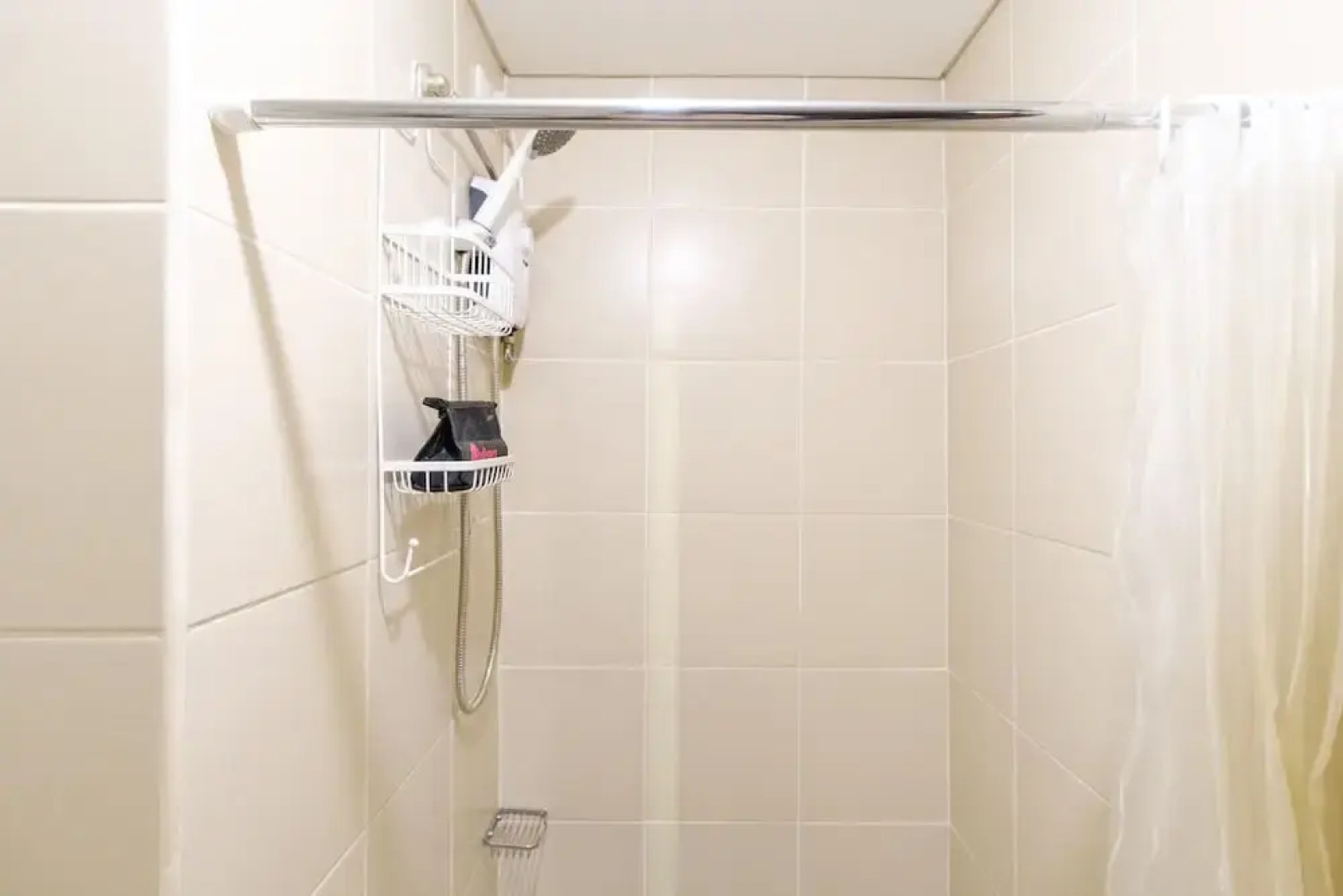 Reddoorz Plus @ Pioneer Woodlands Mandaluyong