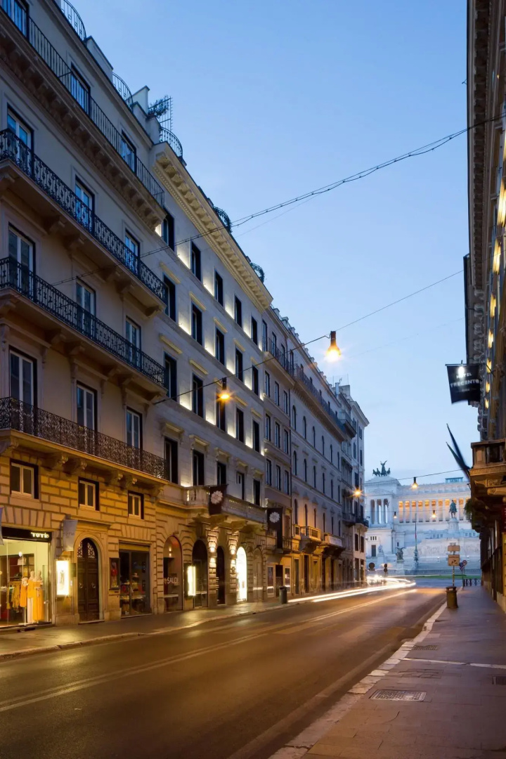 Via Del Corso Home