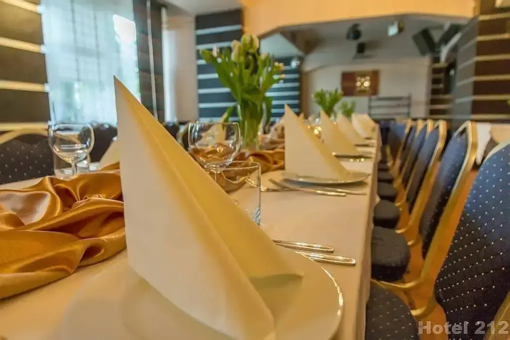 Hotel 212