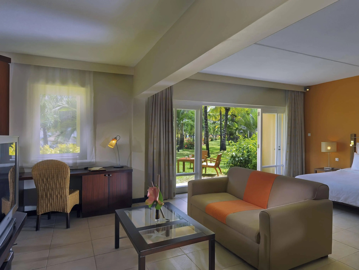 Victoria Beachcomber Resort & Spa