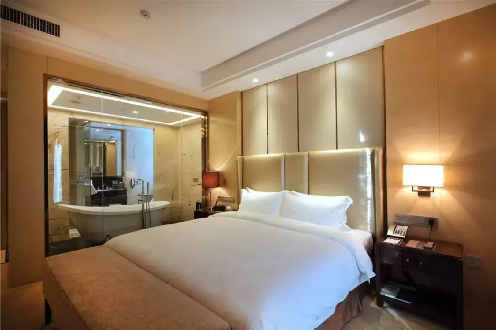 Days Hotel Wenyi Anhui