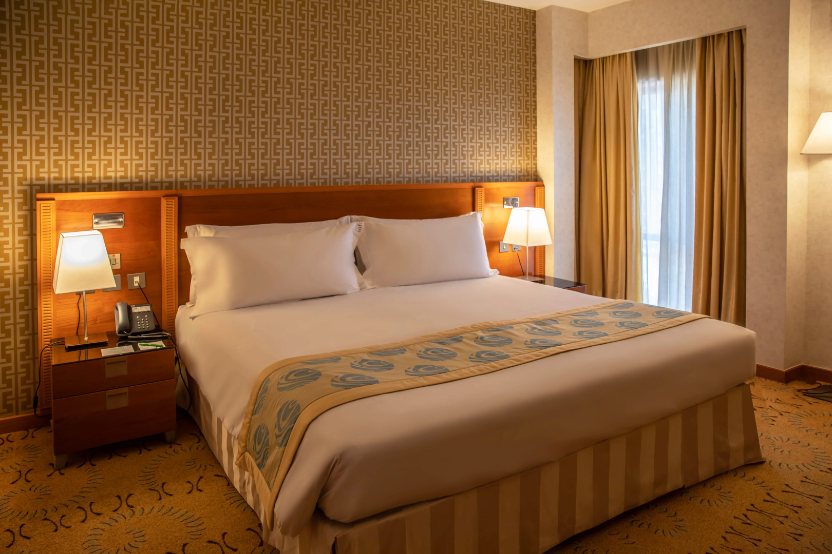 Holiday Inn Suites Kuwait Salmiya