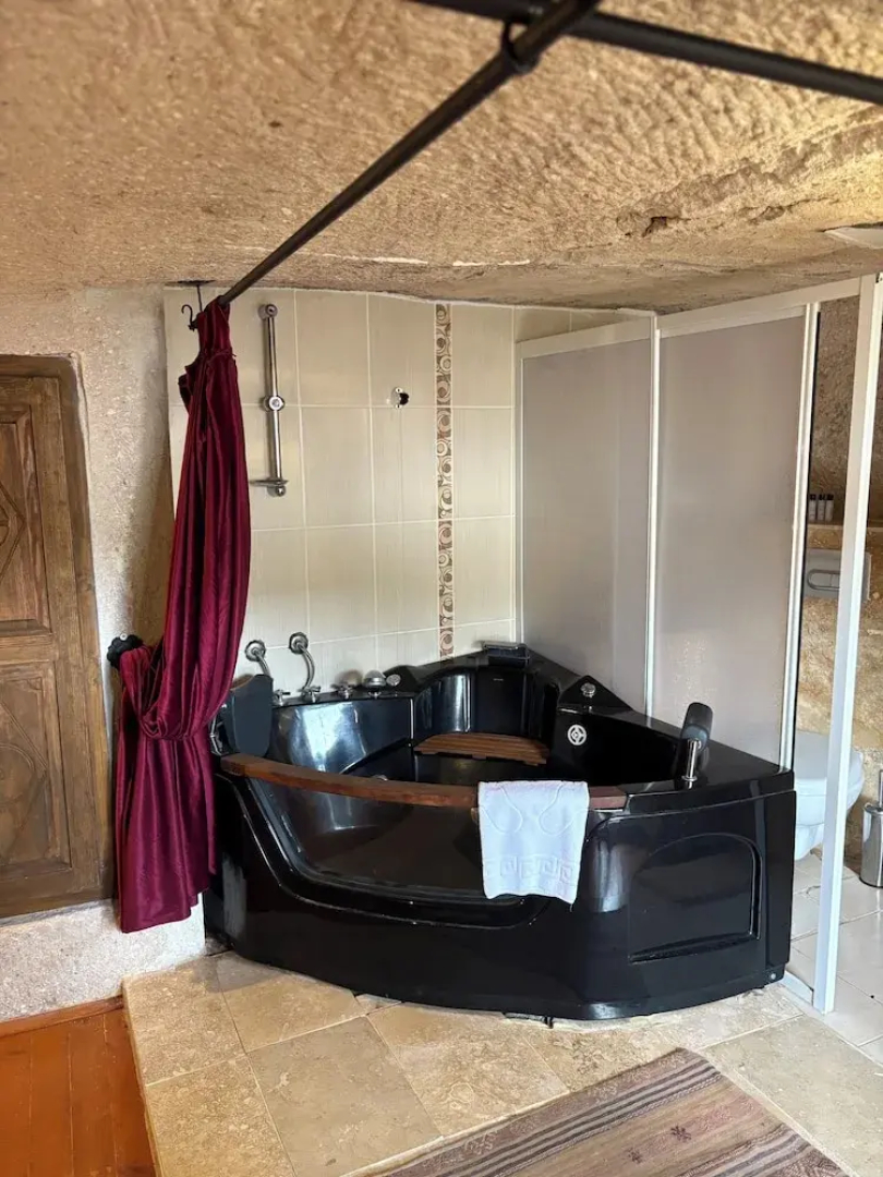 Valley Inn Cave Hotel