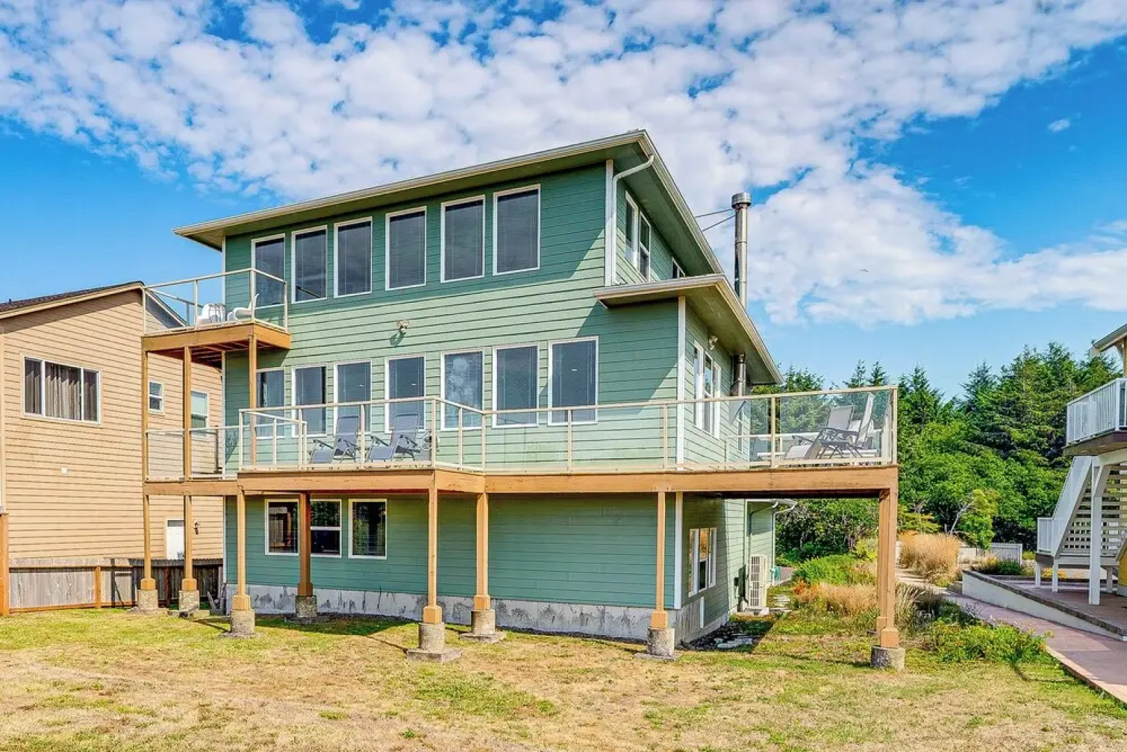 Copalis Beach Family Home: Close to Sites & Nature