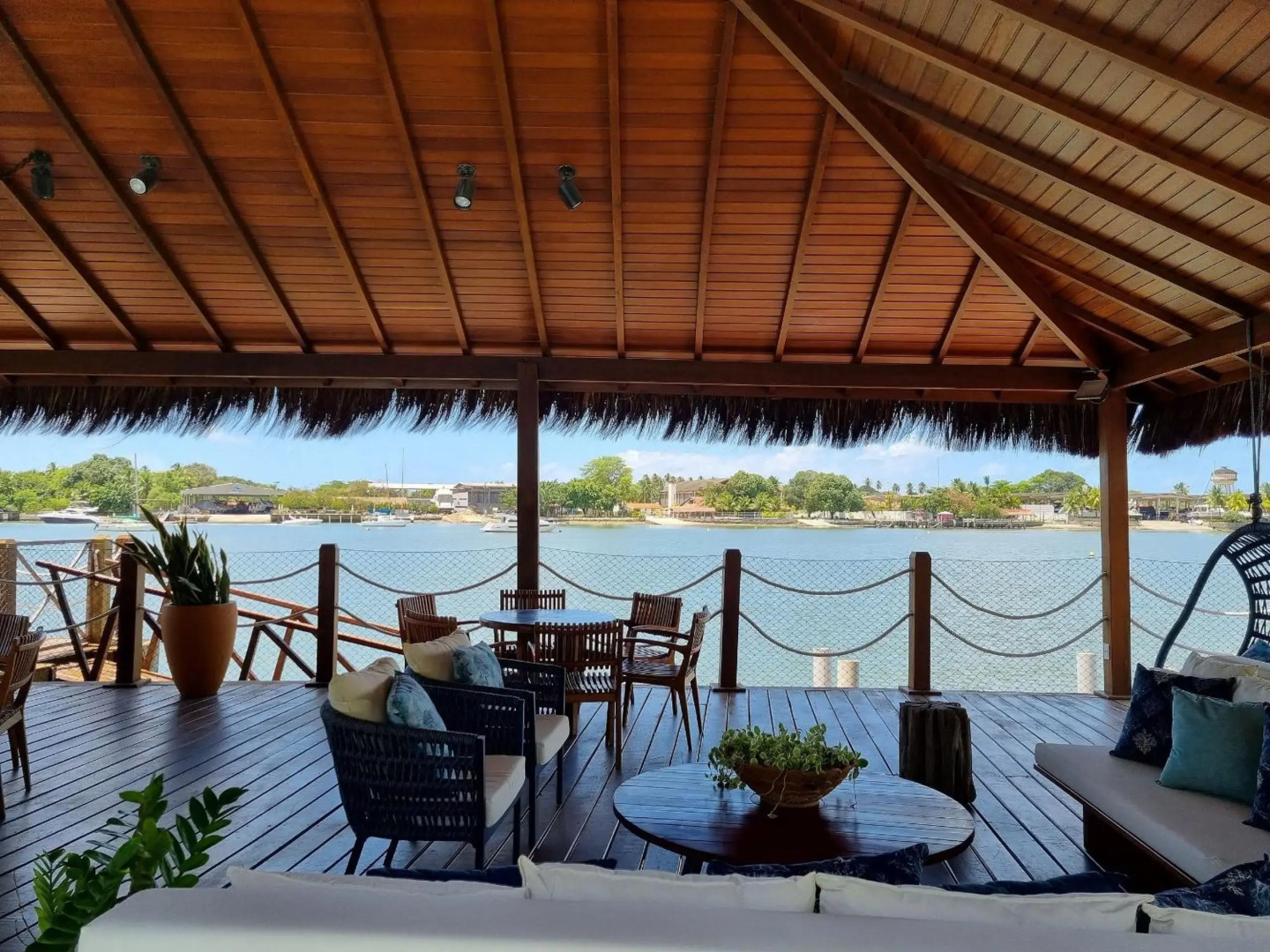 Mansão das Artes 5 Suítes Pier Lancha em Nova Cruz Coroa do Avião