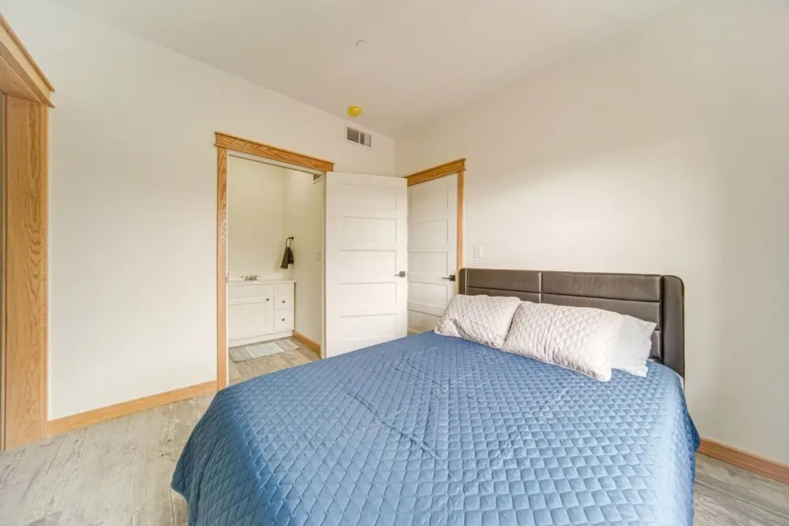 4 Mi to Lake Erie: Condo w/ Golf Course Views!