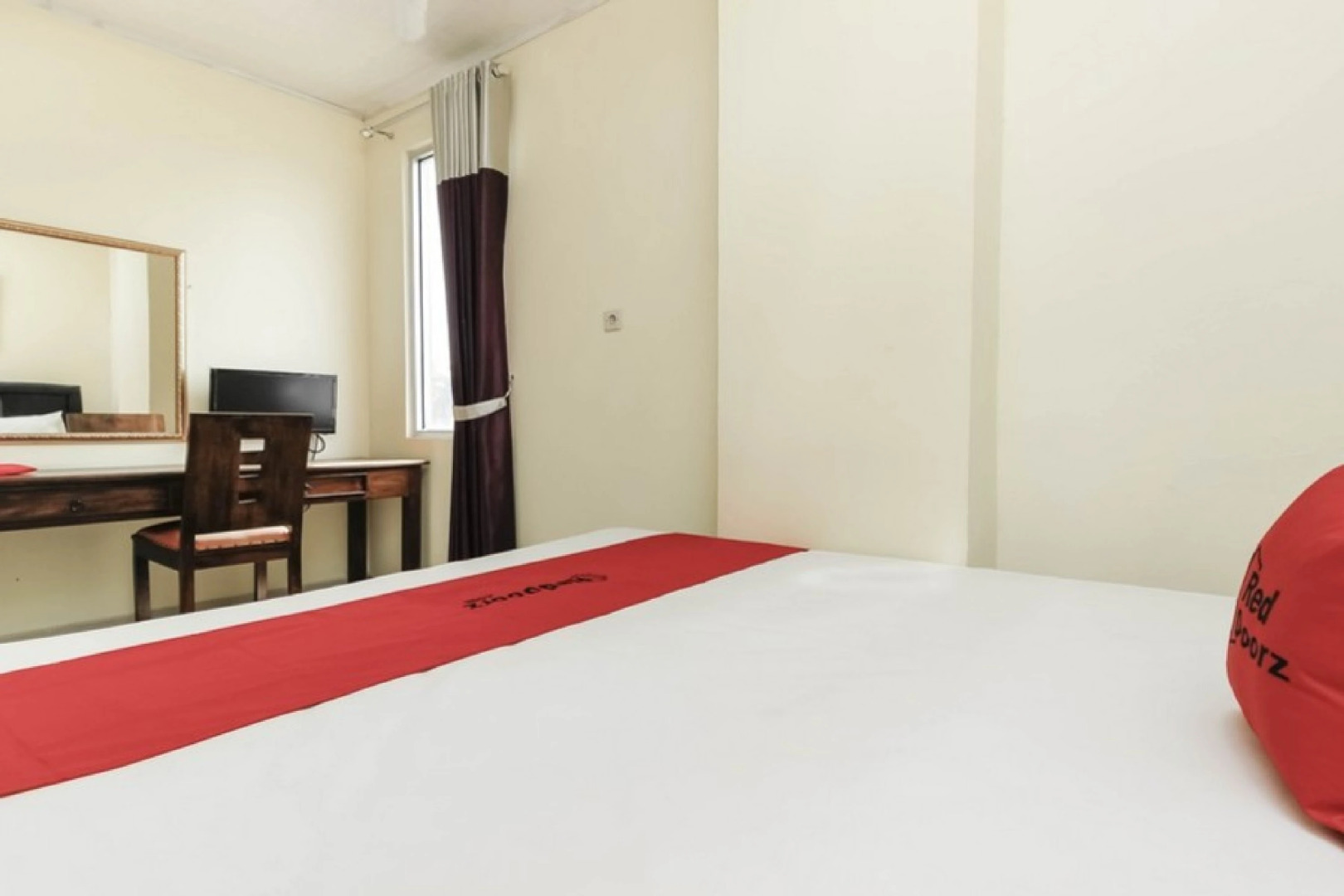 RedDoorz Plus @ Cikarang