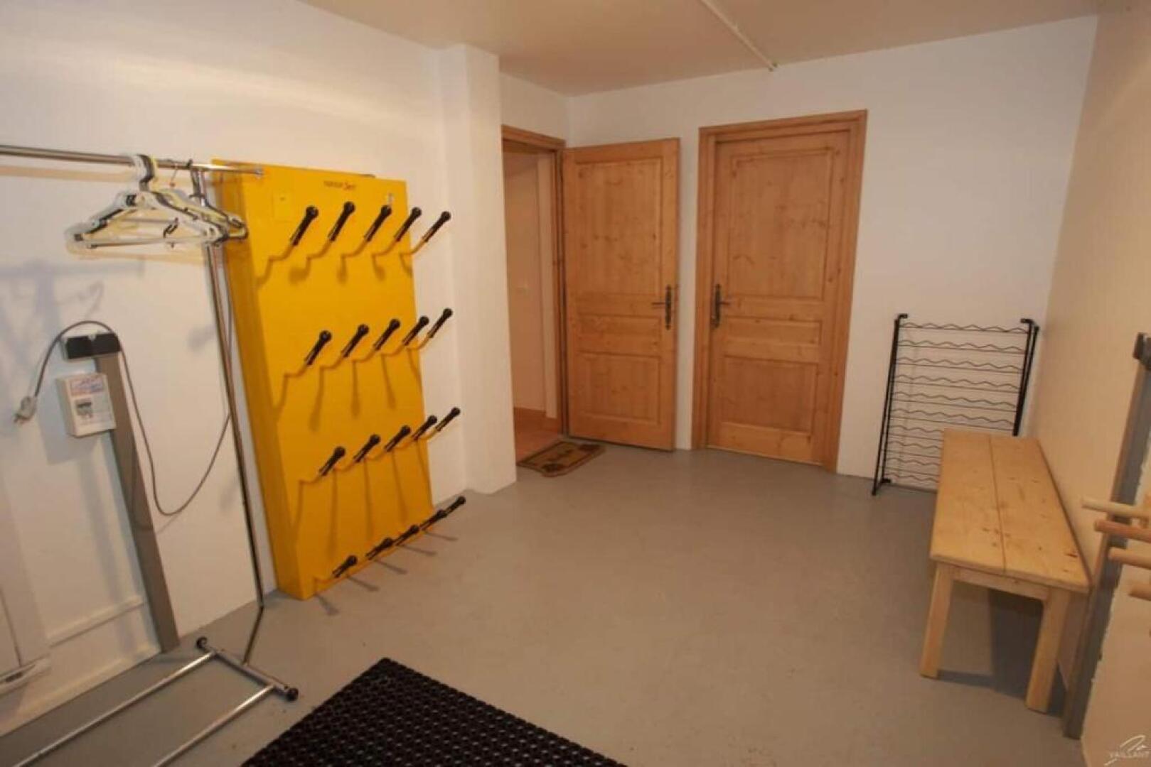 Chalet Amitie near supervised lake, 100 m slopes, multi-activity pass FREE