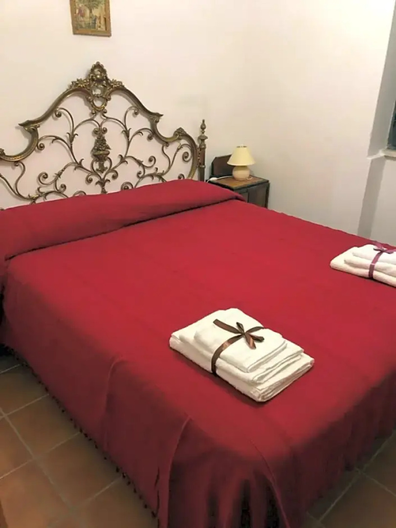 Secluded Villa in Parenti with Garden