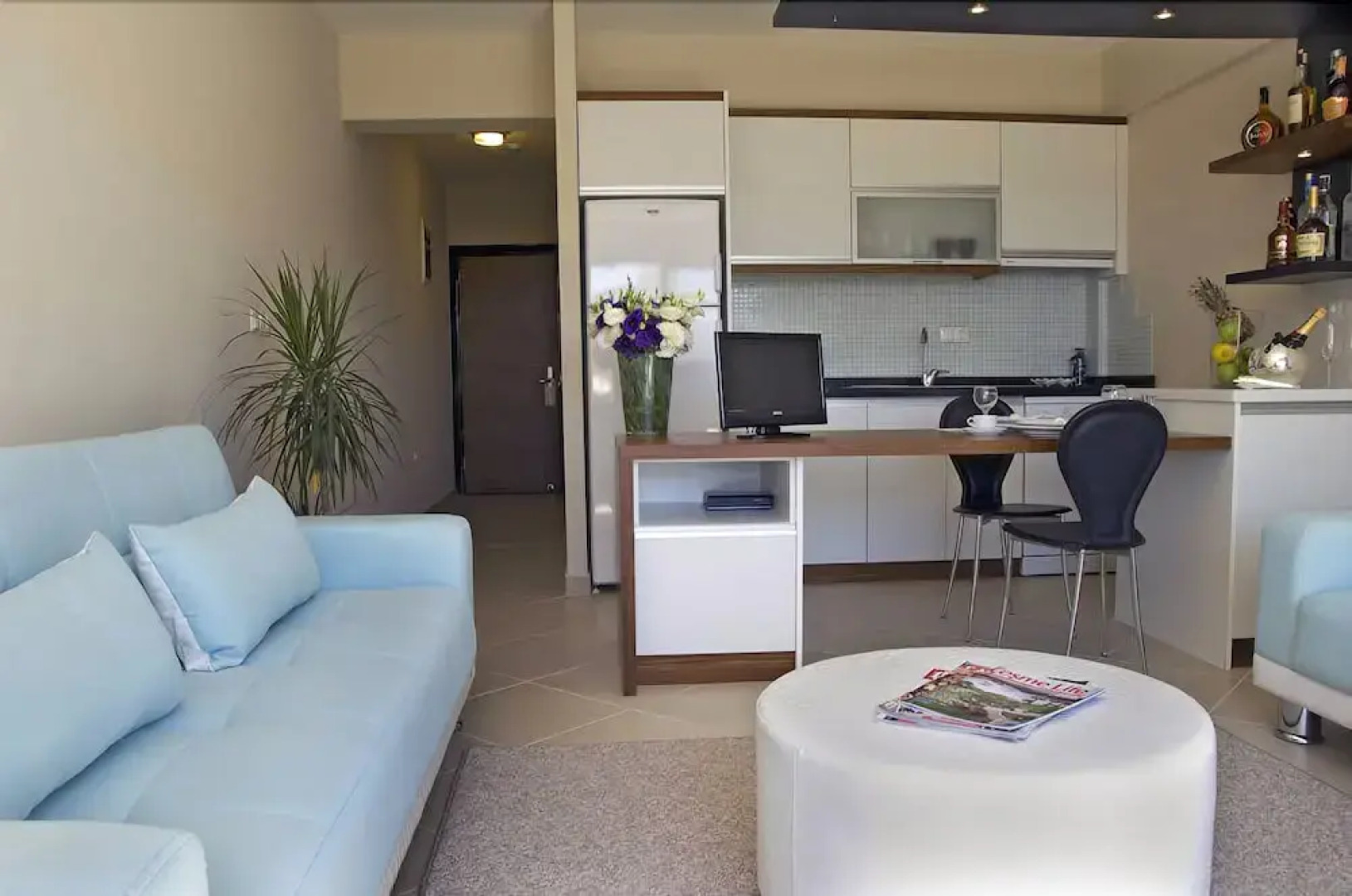 Kondo Suites & Residence