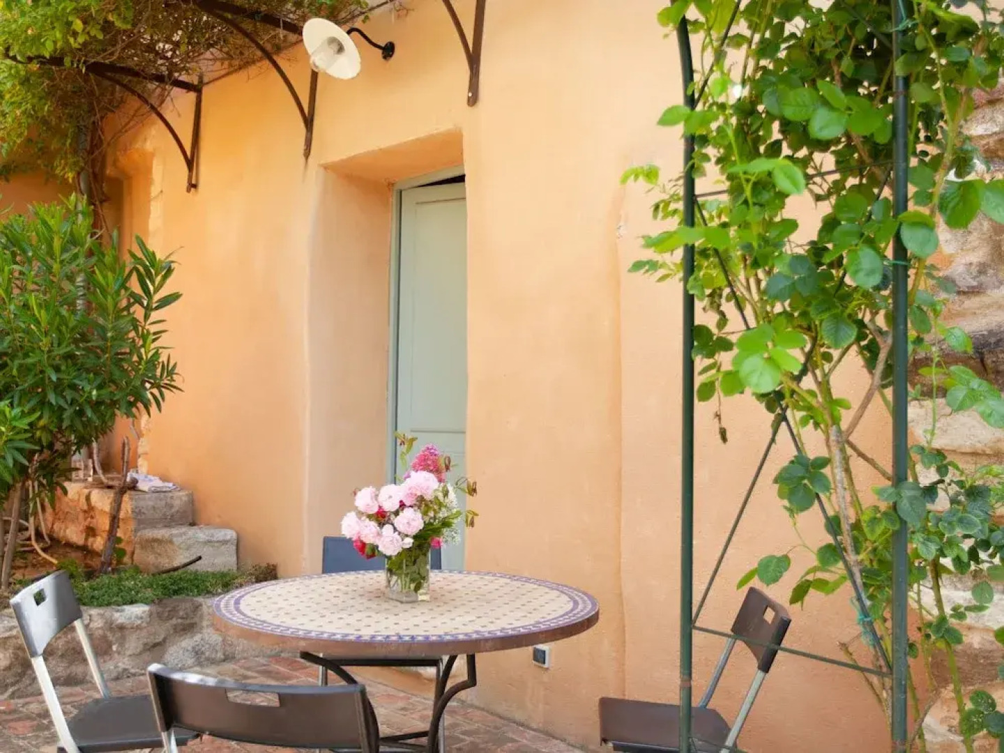 Secluded Holiday Home in Rustrel With Swimming Pool