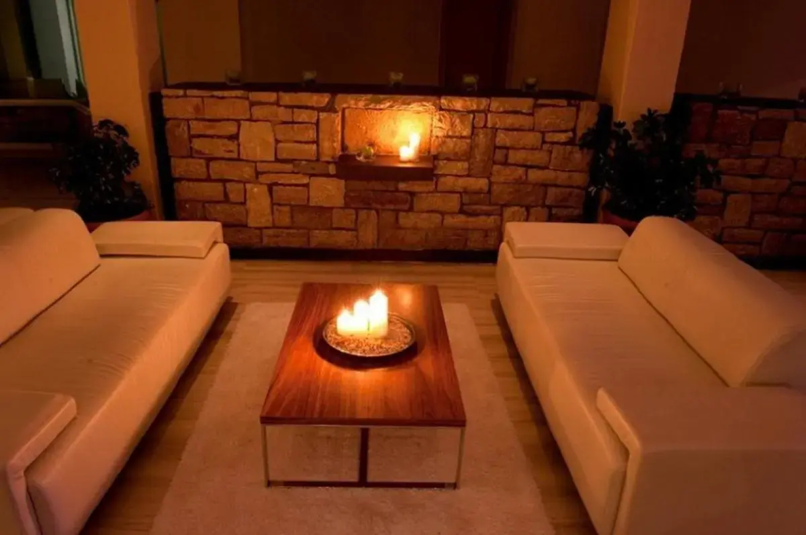 Ninos Grand Beach Hotel & Resort