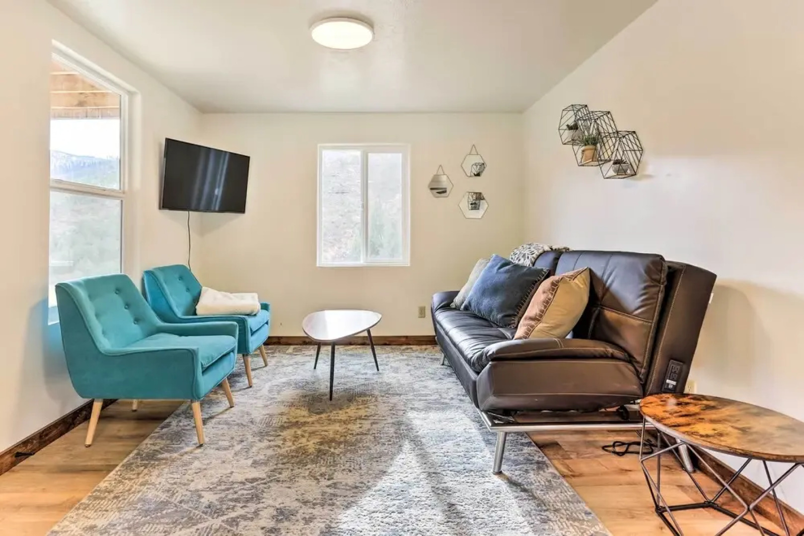 Lowman Outdoor Retreat: Walk to Hot Springs!