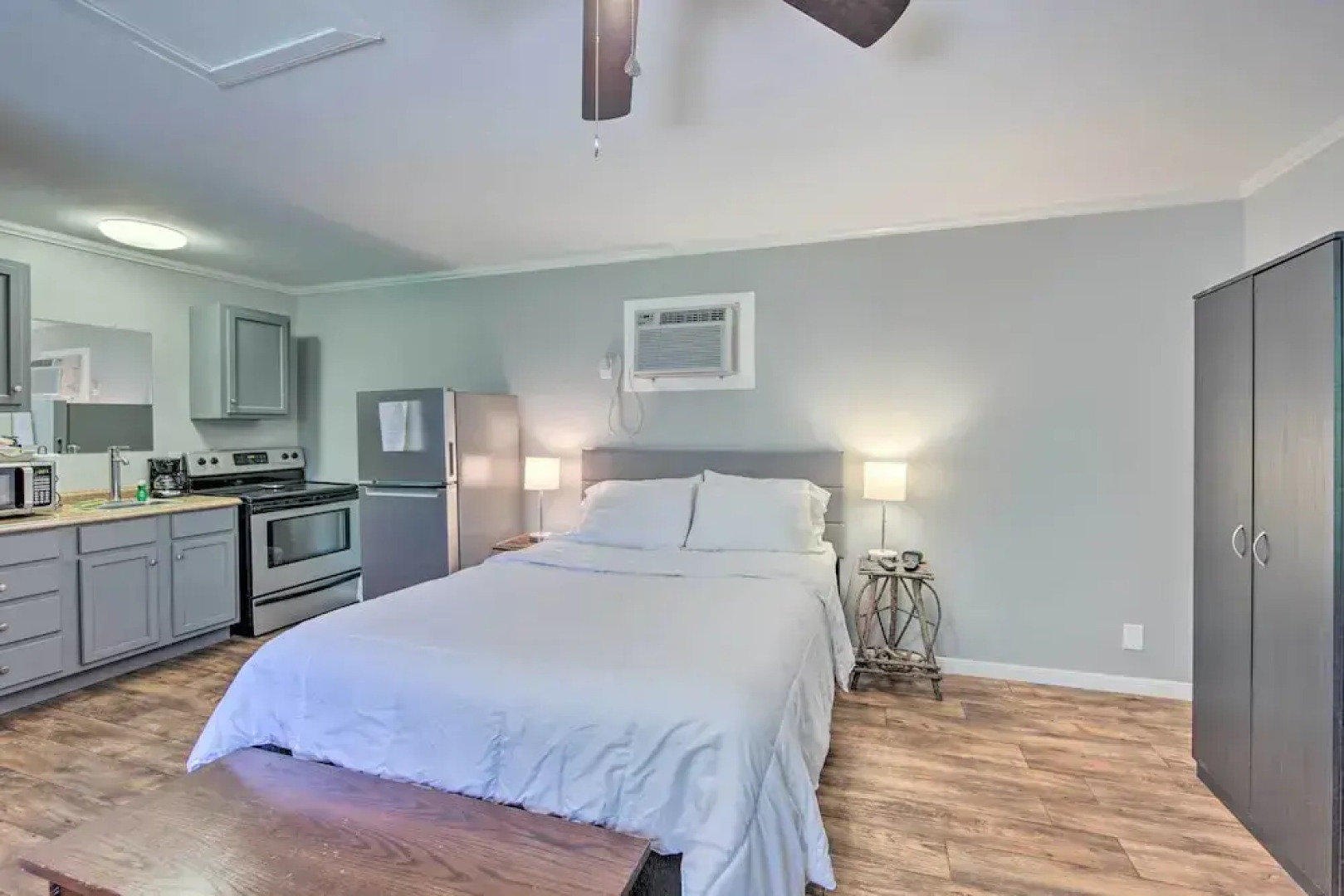 Cozy Studio Cabin on Lake O the Pines w/ Deck!