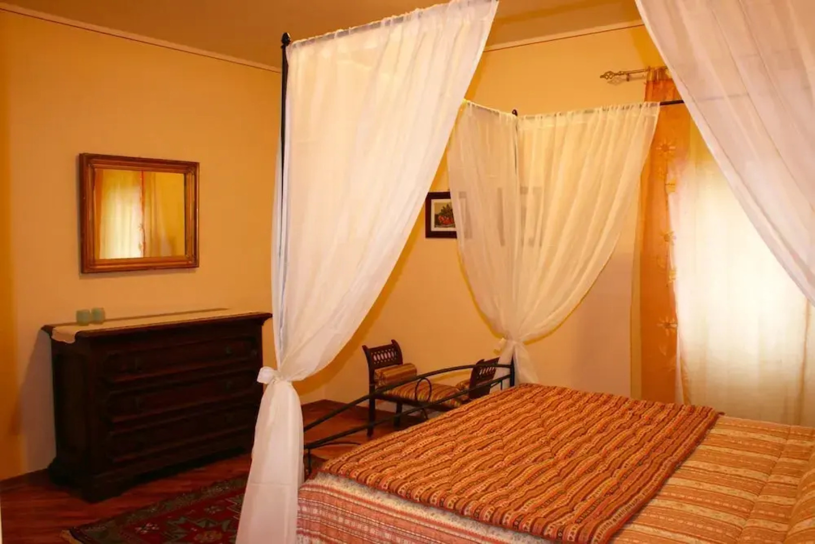 Wonderful private villa with private pool, A/C, WIFI, TV, pets allowed and parking, close to Are...