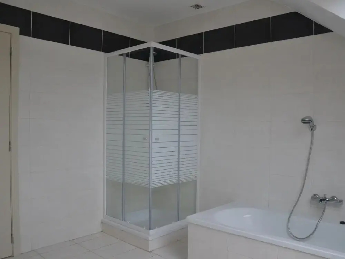 Apartment in Antwerp Near Verbeke Museum