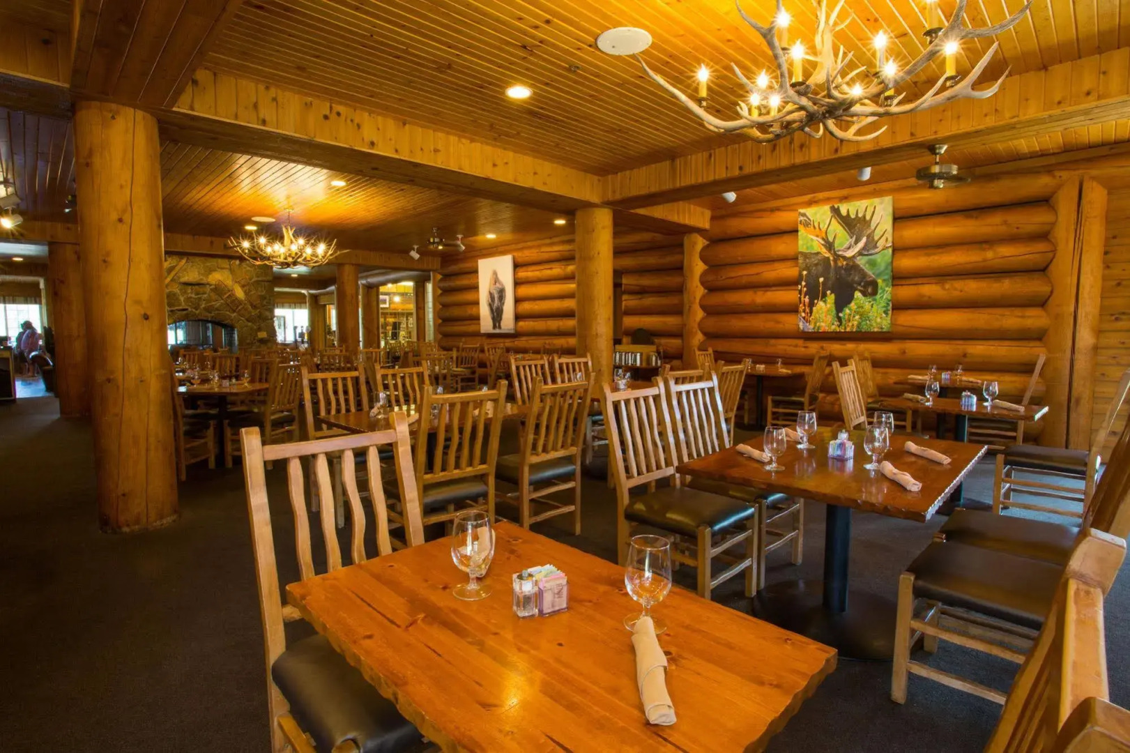 Headwaters Lodge & Cabins at Flagg Ranch