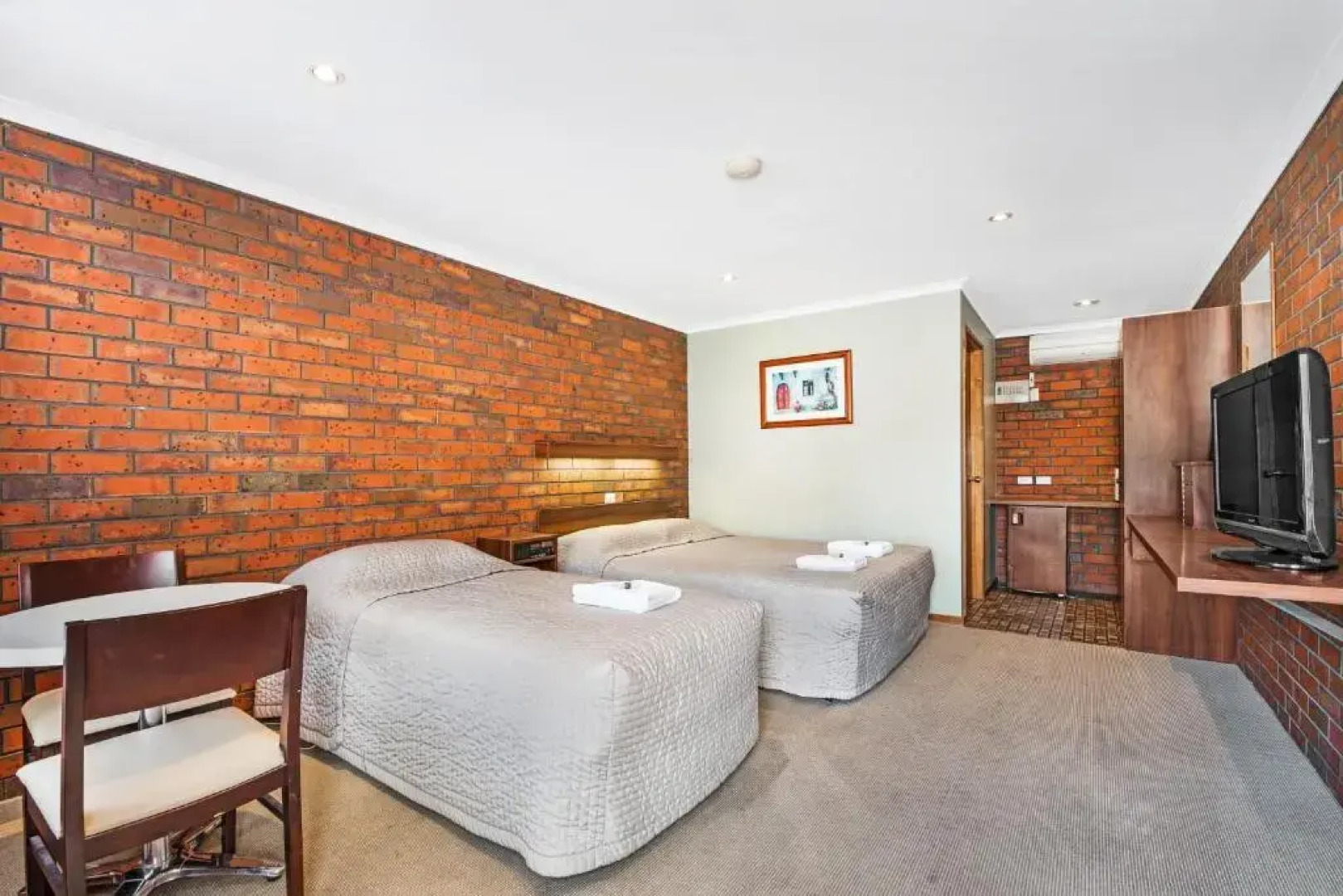 Golden Country Motel & Caravan Park