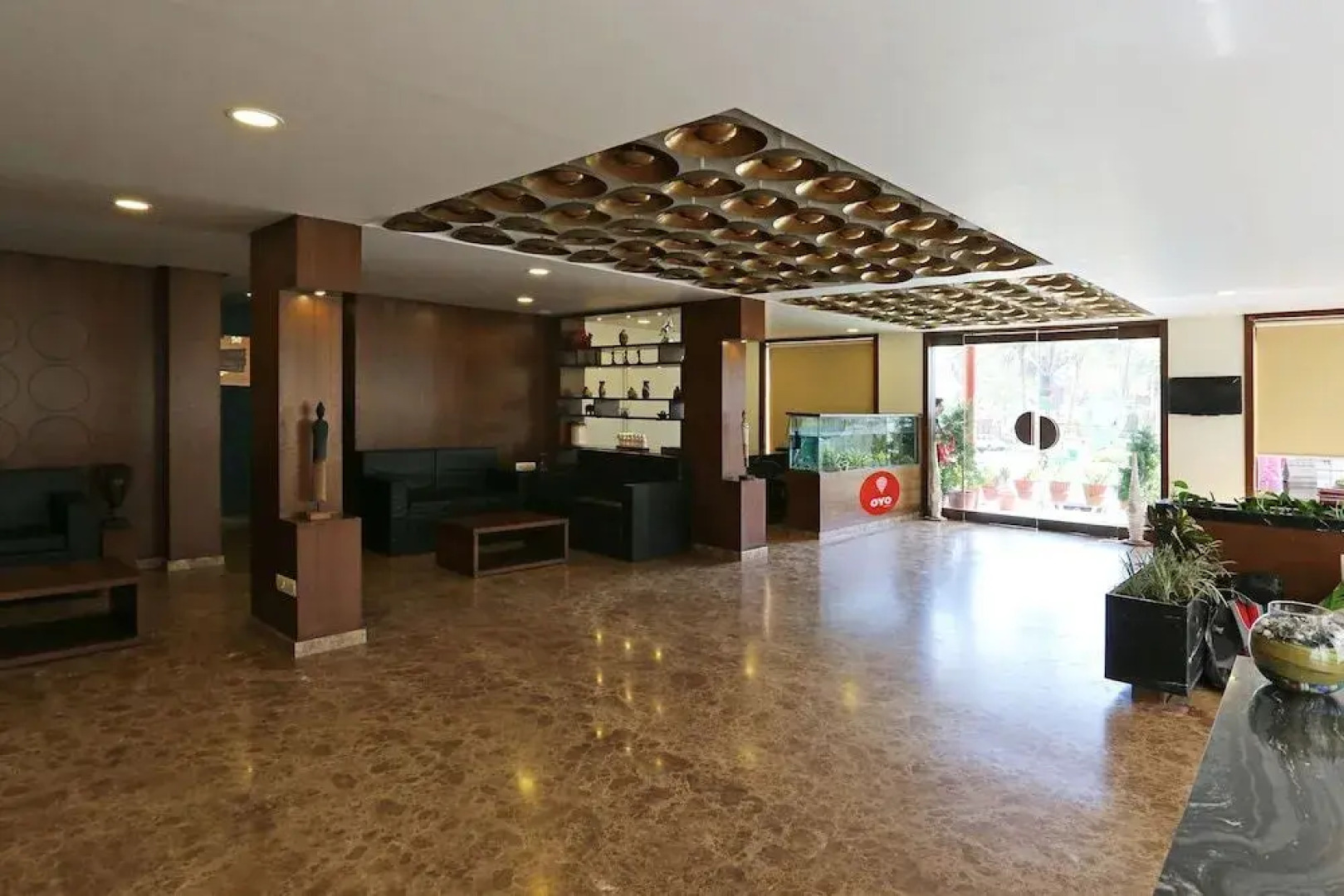OYO 8600 Hotel Deepali Executive