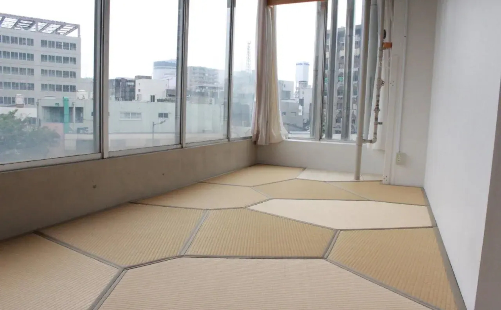 Hostel and Dining Tanga Table