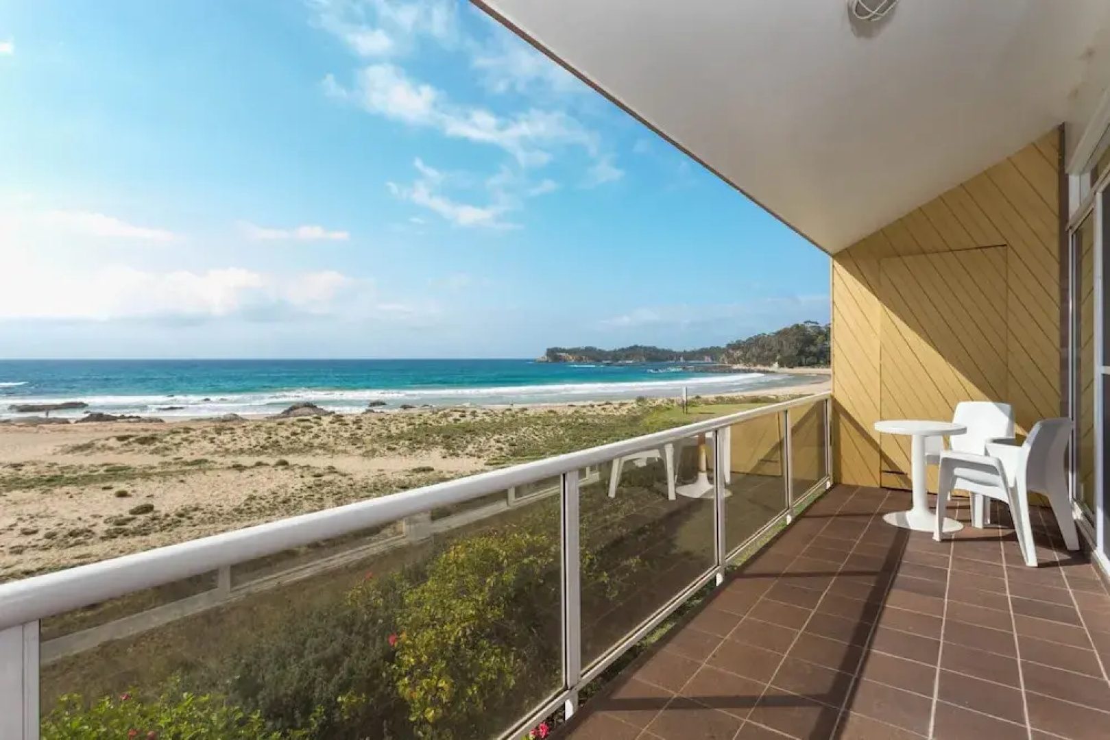 Retreat Beside The Beach - Unit Five