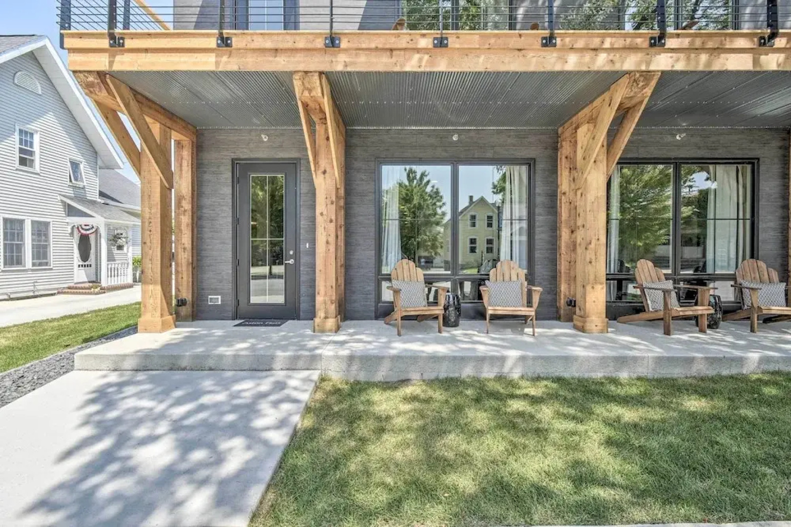 Elkhart Lake Townhome - 3 Mi to Road America!